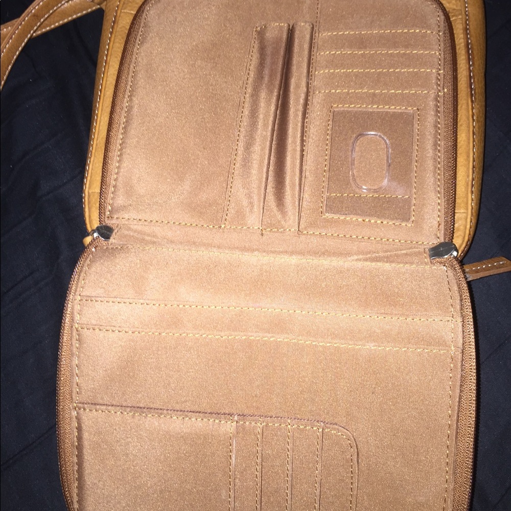 FOSSIL 😍AUTHENTIC FOSSIL PURSE 👛 - Picture 4 of 6